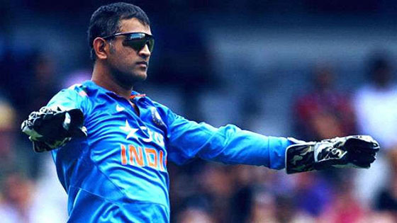 How long will Dhoni play